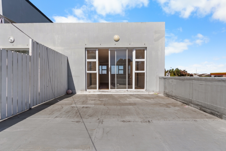 1 Bedroom Property for Sale in Heathfield Western Cape